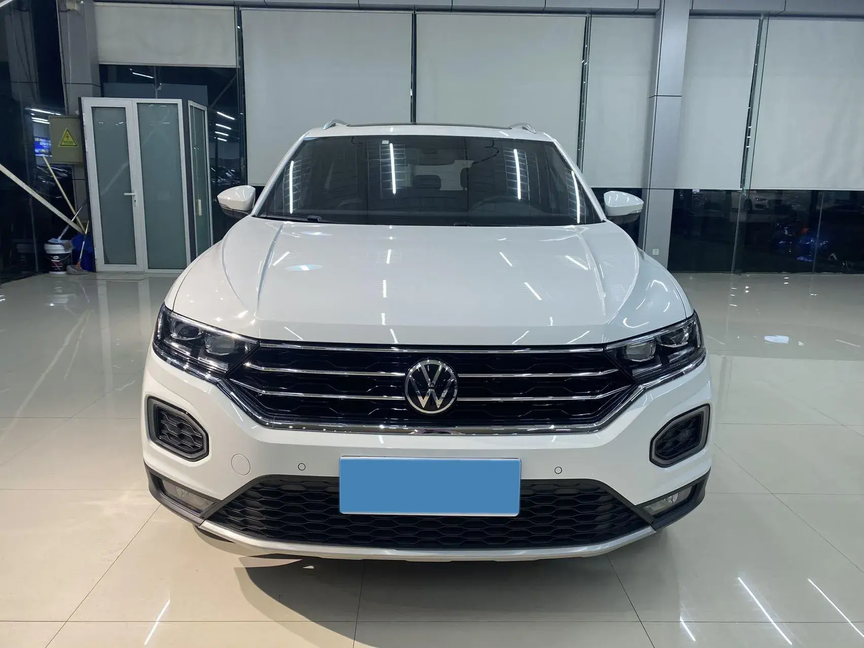 2021 VOLKSWAGEN T-ROC thumbnail 2