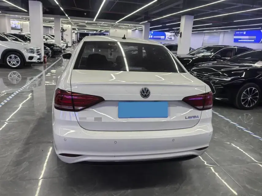 2019 VOLKSWAGEN LAVIDA thumbnail 3