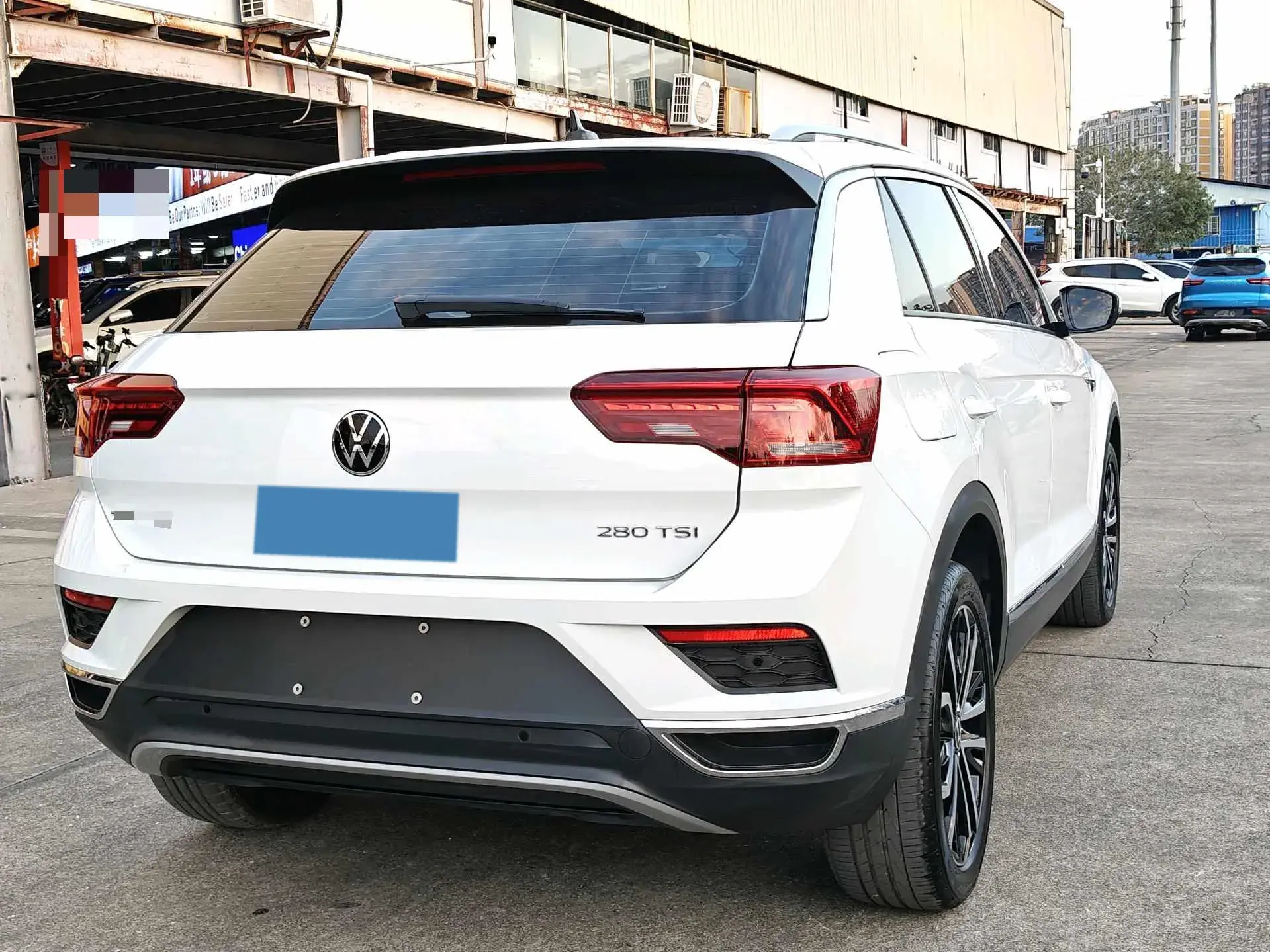 2022 VOLKSWAGEN T-ROC thumbnail 4