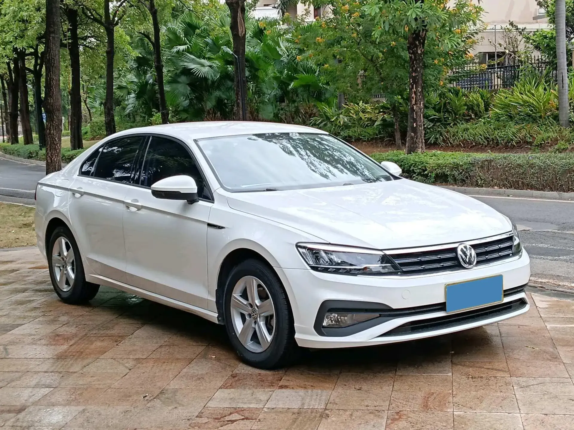 2021 VOLKSWAGEN LAMANDO thumbnail 3