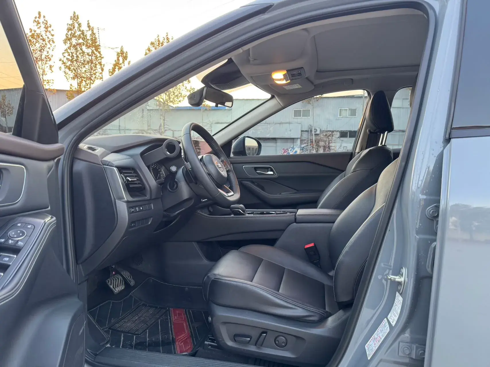 2021 NISSAN X-TRAIL thumbnail 4