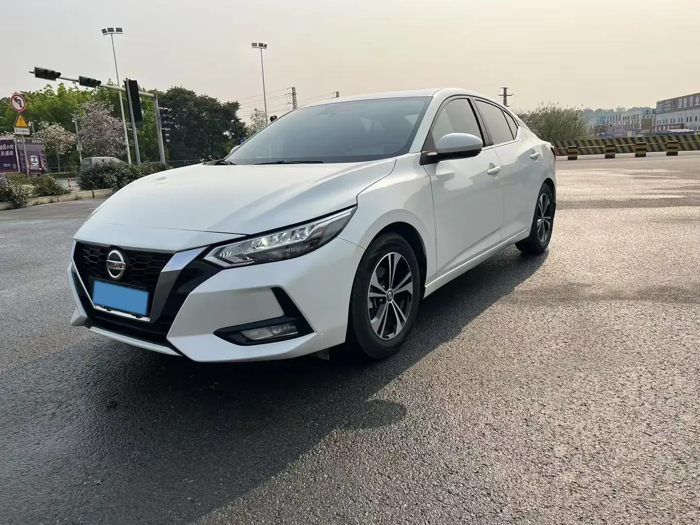 2021 NISSAN SYLPHY view 1