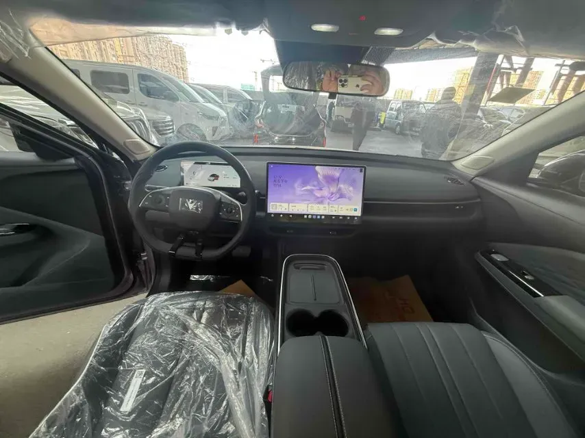 2025 ARCFOX T1 BEV,autocango,china used car exporter,china ev exporter,chinese used car exporter,chinese used ev exporter