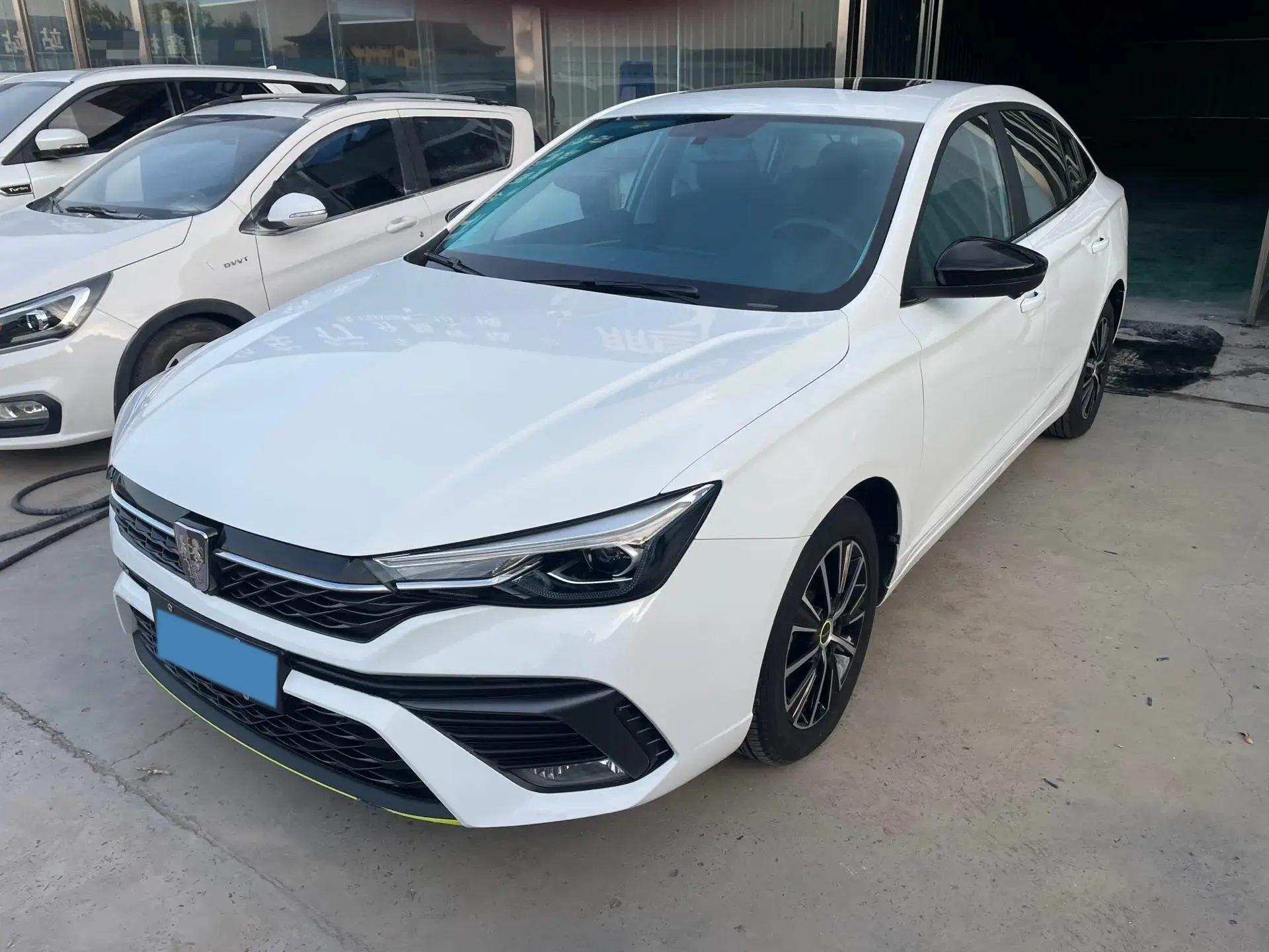 2021 ROEWE I5 view 1