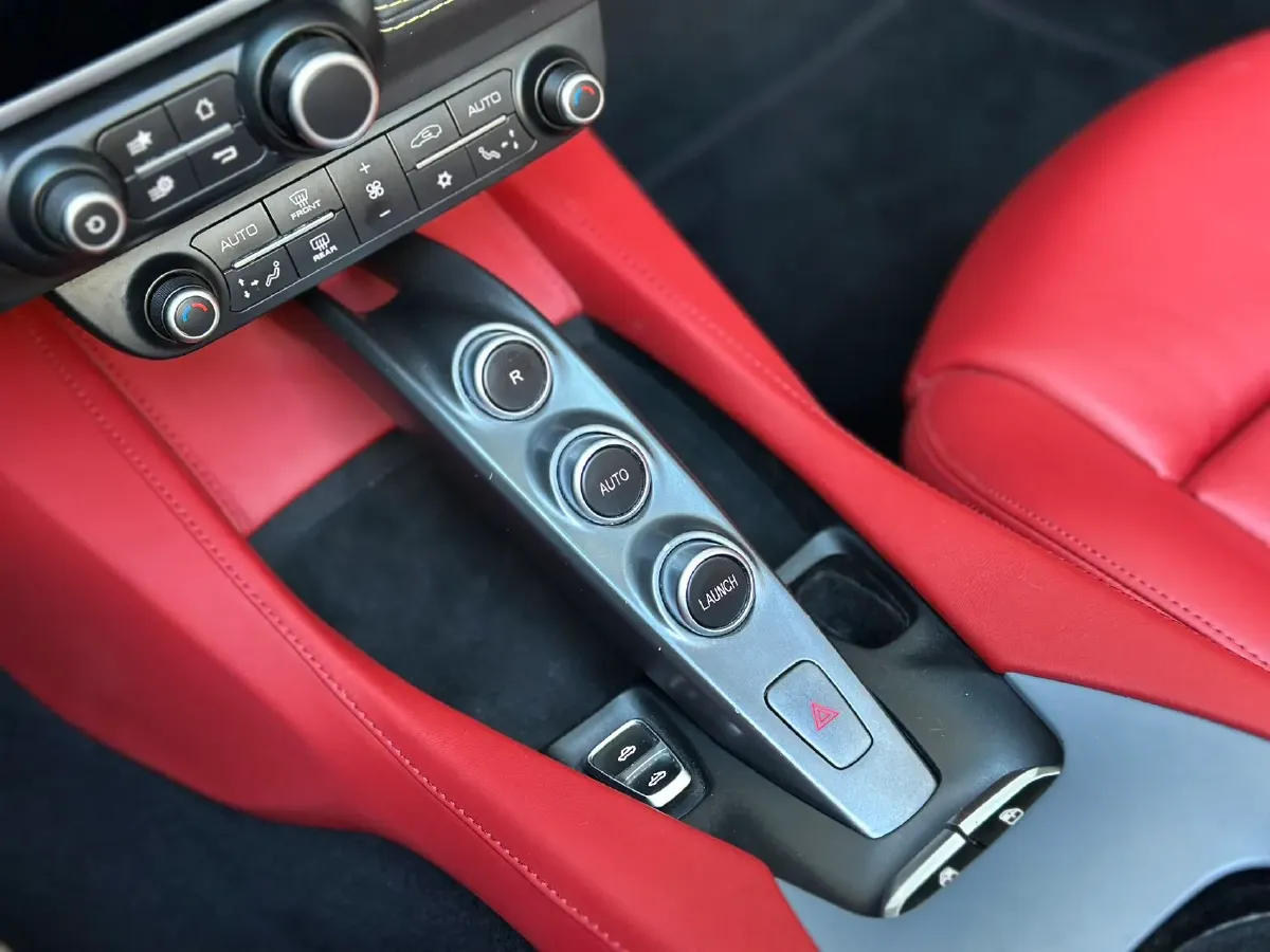 2018 Ferrari Portofino 3.9T 600HP V8 7DCT,autocango,china used car exporter,china ev exporter,chinese used car exporter,chinese used ev exporter