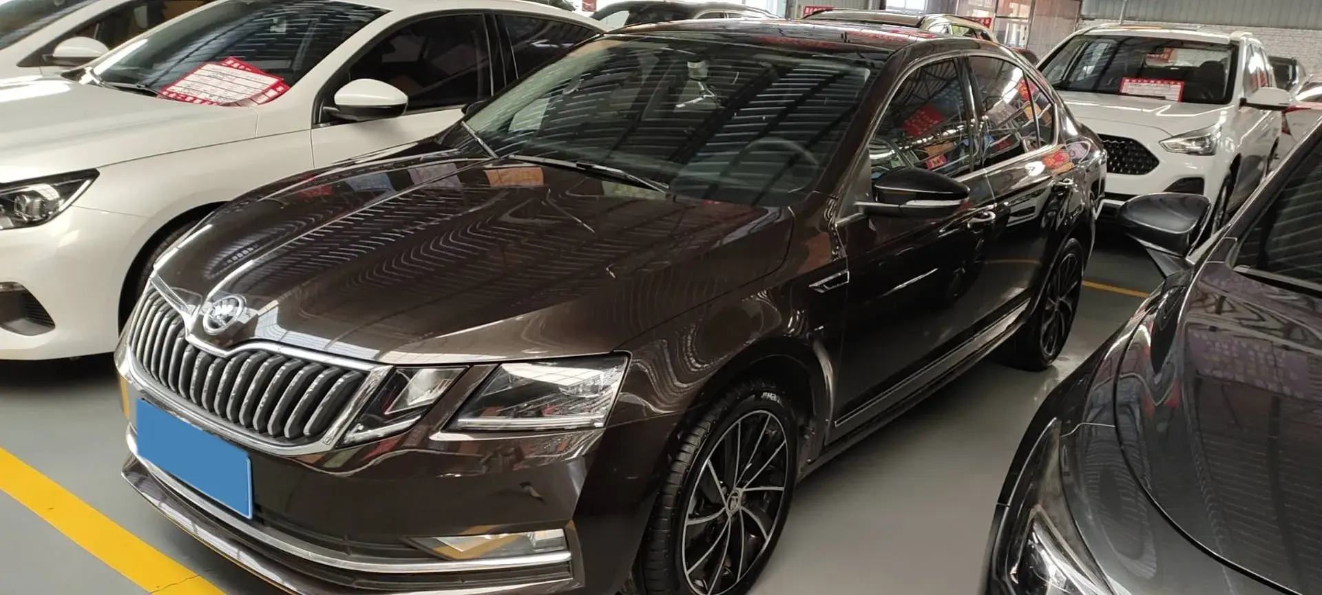 2019 SKODA OCTAVIA view 1