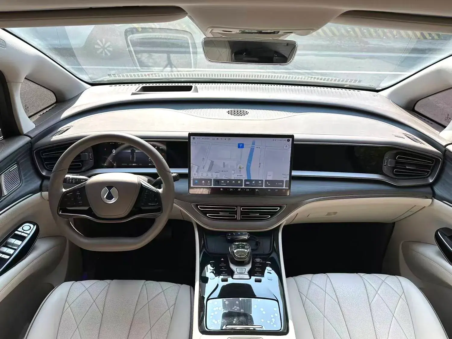 2022 DENZA D9 thumbnail 4