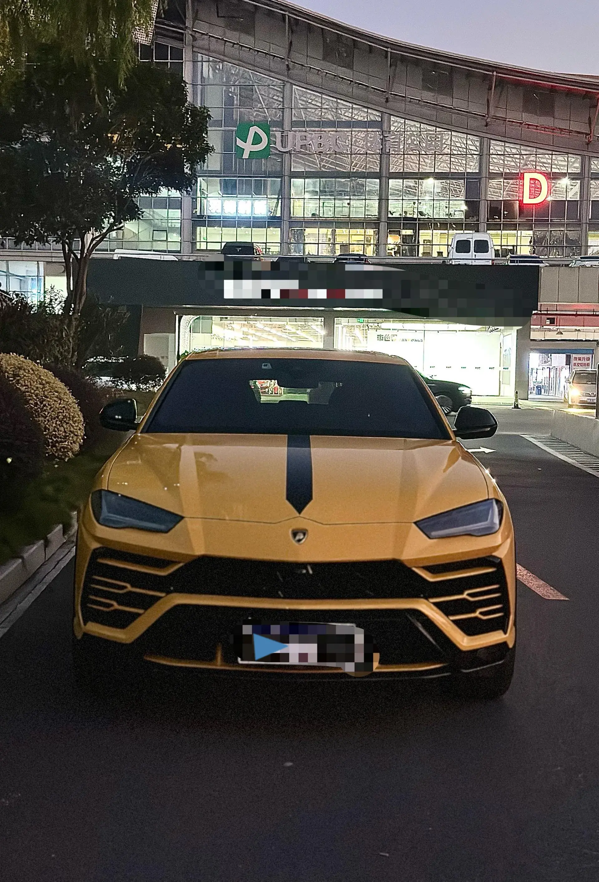 2021 LAMBORGHINI URUS thumbnail 2