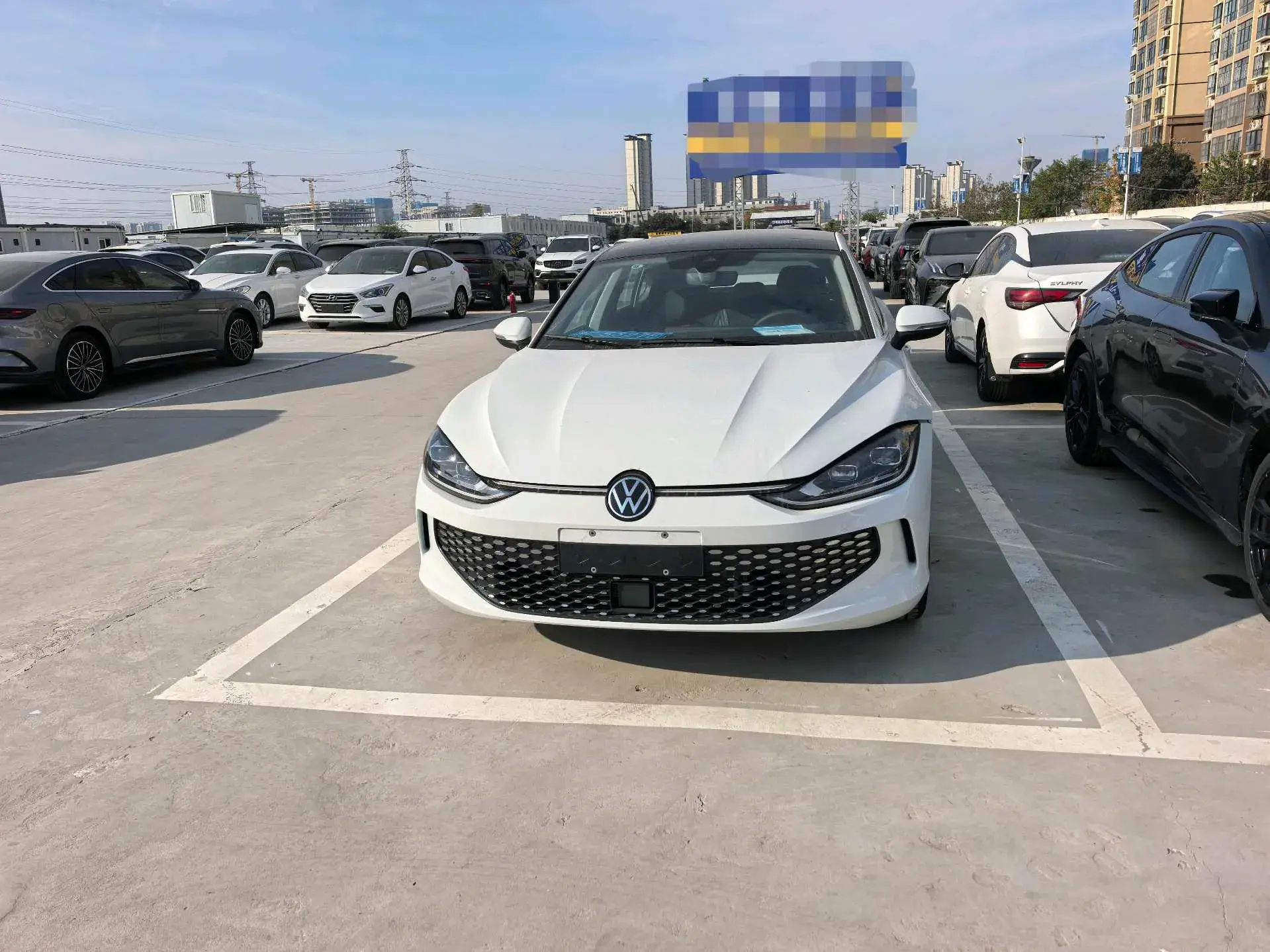 2025 VOLKSWAGEN LAMANDO thumbnail 3