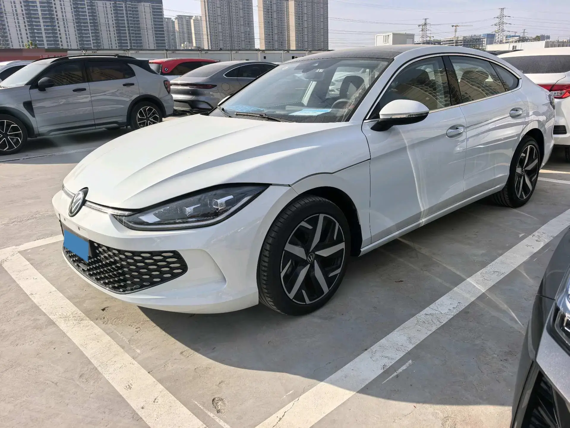 2025 VOLKSWAGEN LAMANDO view 1