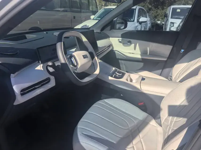 2025 GEELY GALAXY thumbnail 4