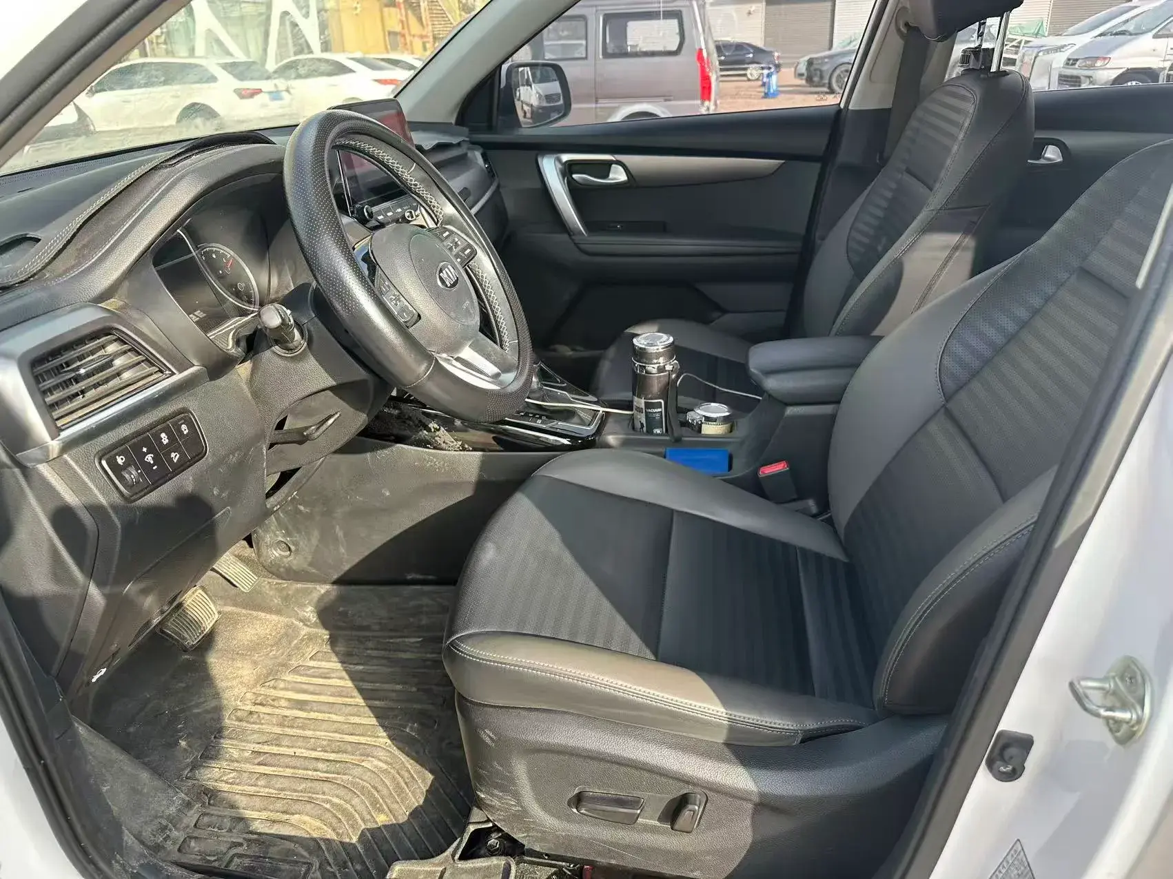 2019 KIA SPORTAGE thumbnail 2