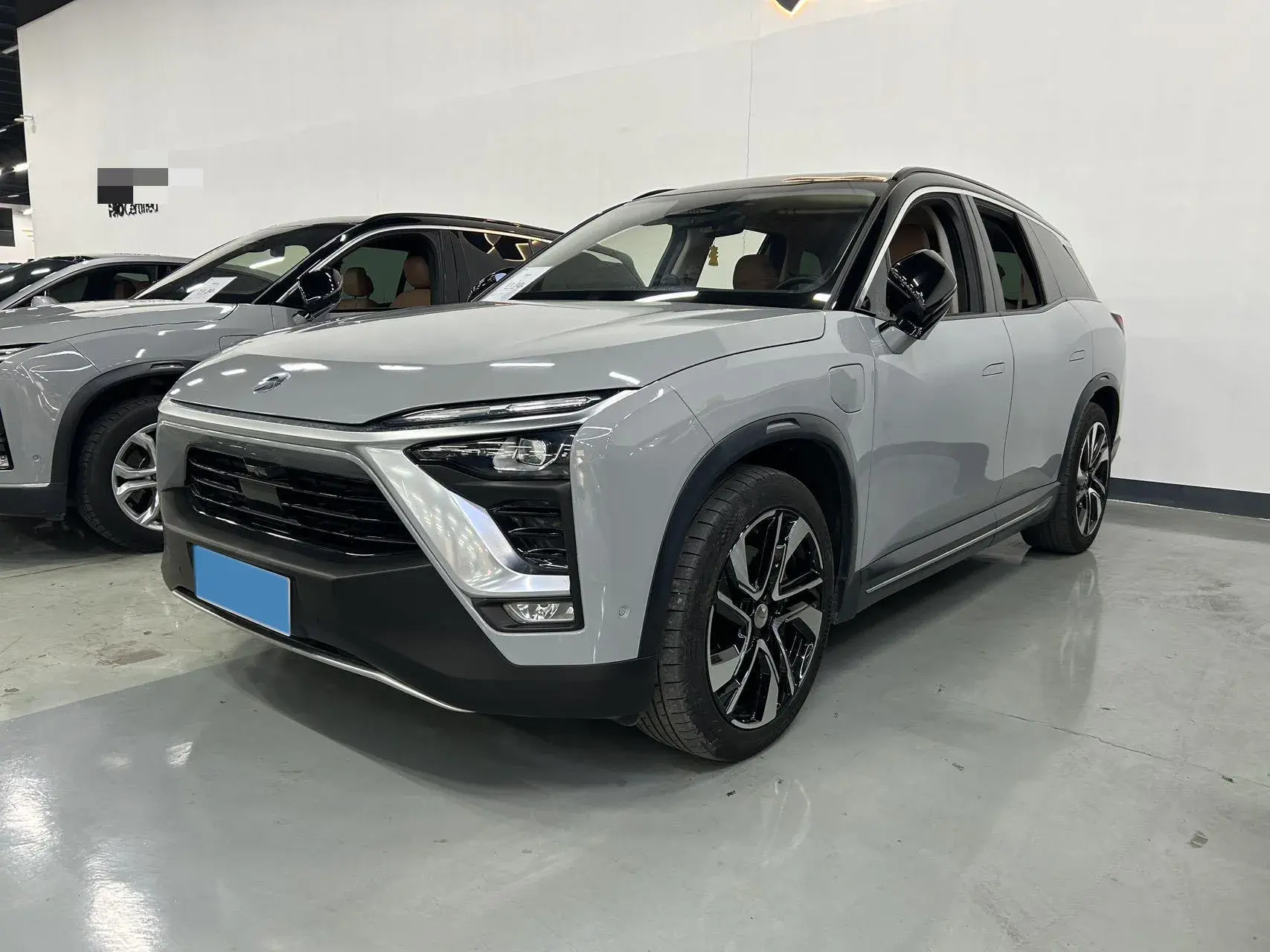 2018 NIO ES8 view 1