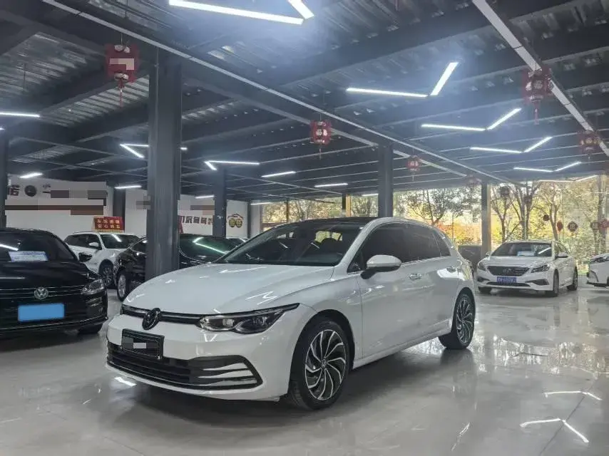 2021 VOLKSWAGEN GOLF view 1