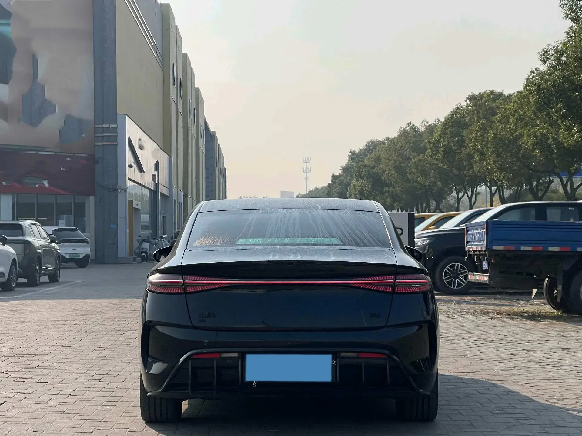 2022 BYD SEAL thumbnail 3