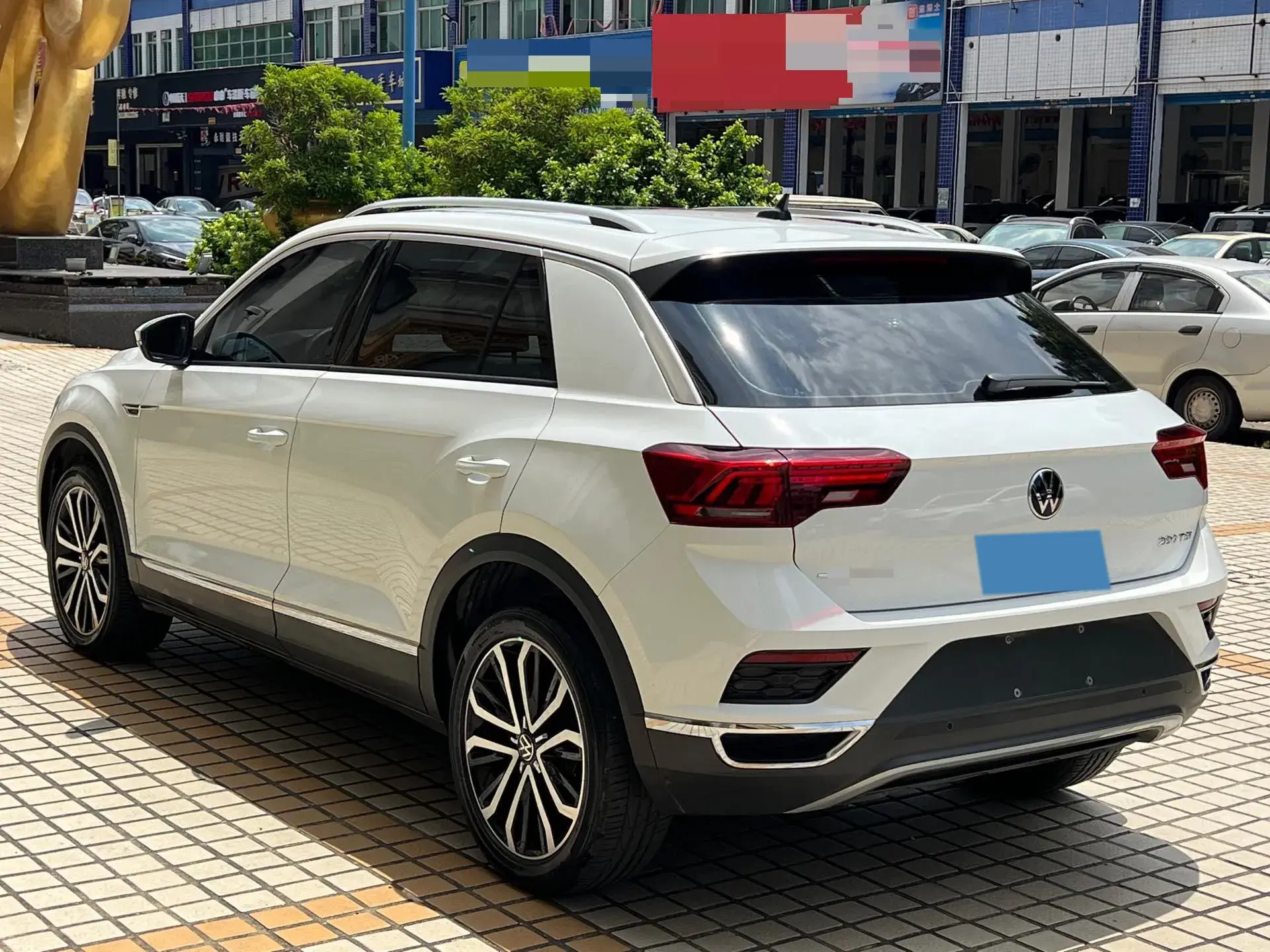 2022 VOLKSWAGEN T-ROC thumbnail 3