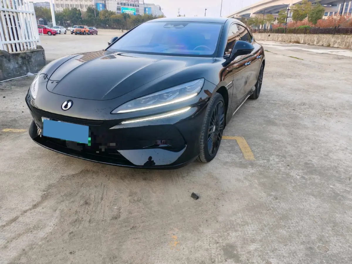 2024 Denza DenzaZ9GT 2.0T 207HP L4 E-CVT PHEV 38.5KWH