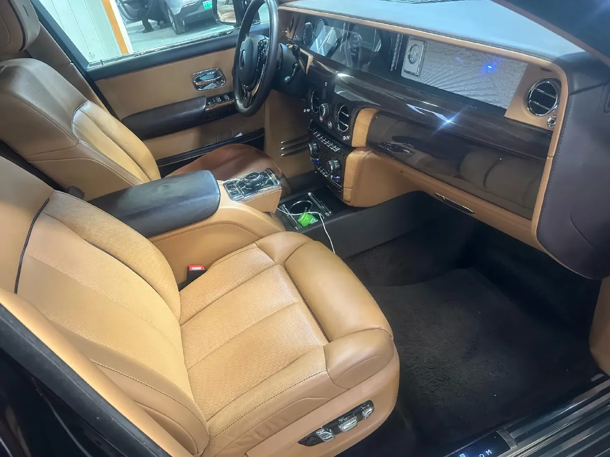 2018 Rolls-Royce Phantom 6.7T 571HP V12 8AT,autocango,china used car exporter,china ev exporter,chinese used car exporter,chinese used ev exporter