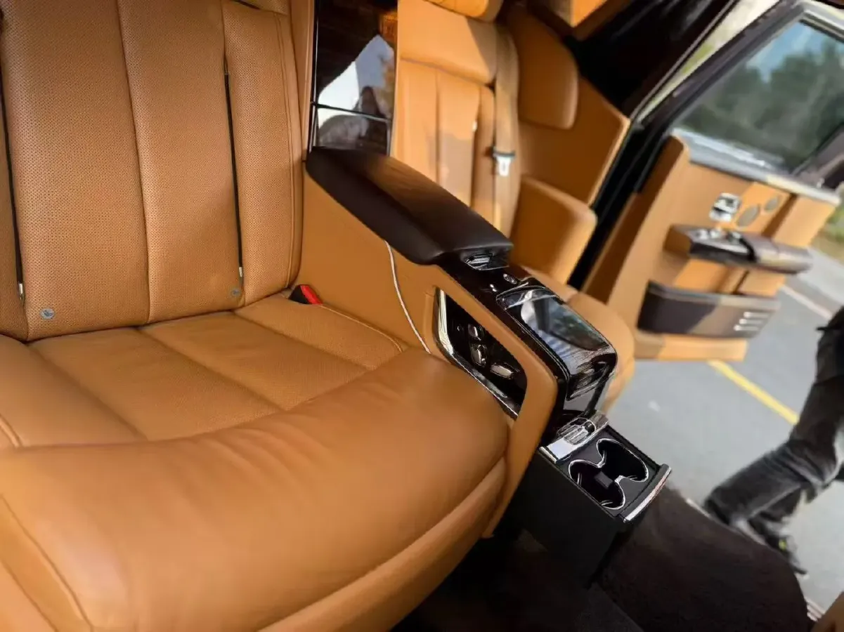 2018 Rolls-Royce Phantom 6.7T 571HP V12 8AT,autocango,china used car exporter,china ev exporter,chinese used car exporter,chinese used ev exporter