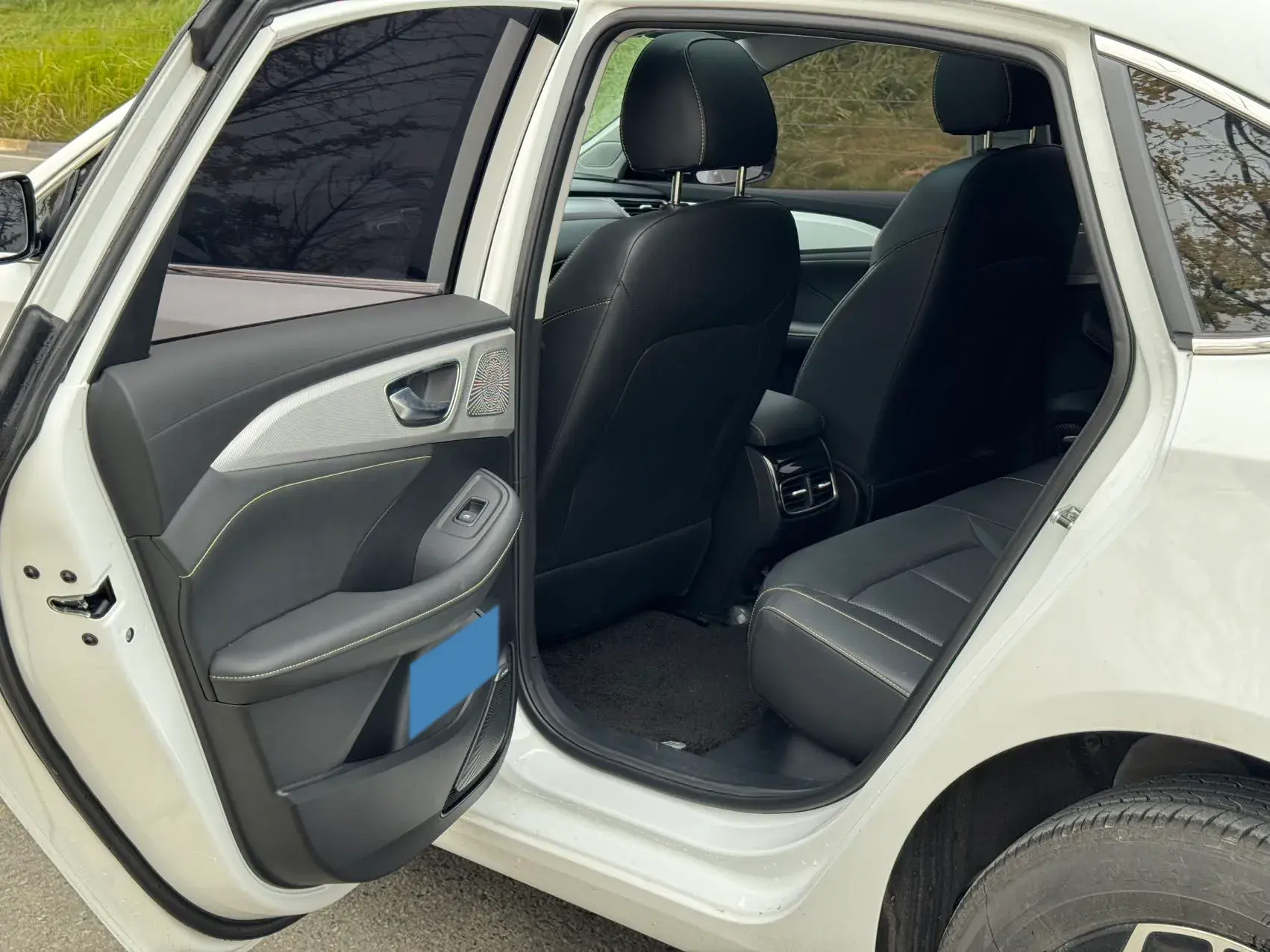 2023 ROEWE I6 thumbnail 4