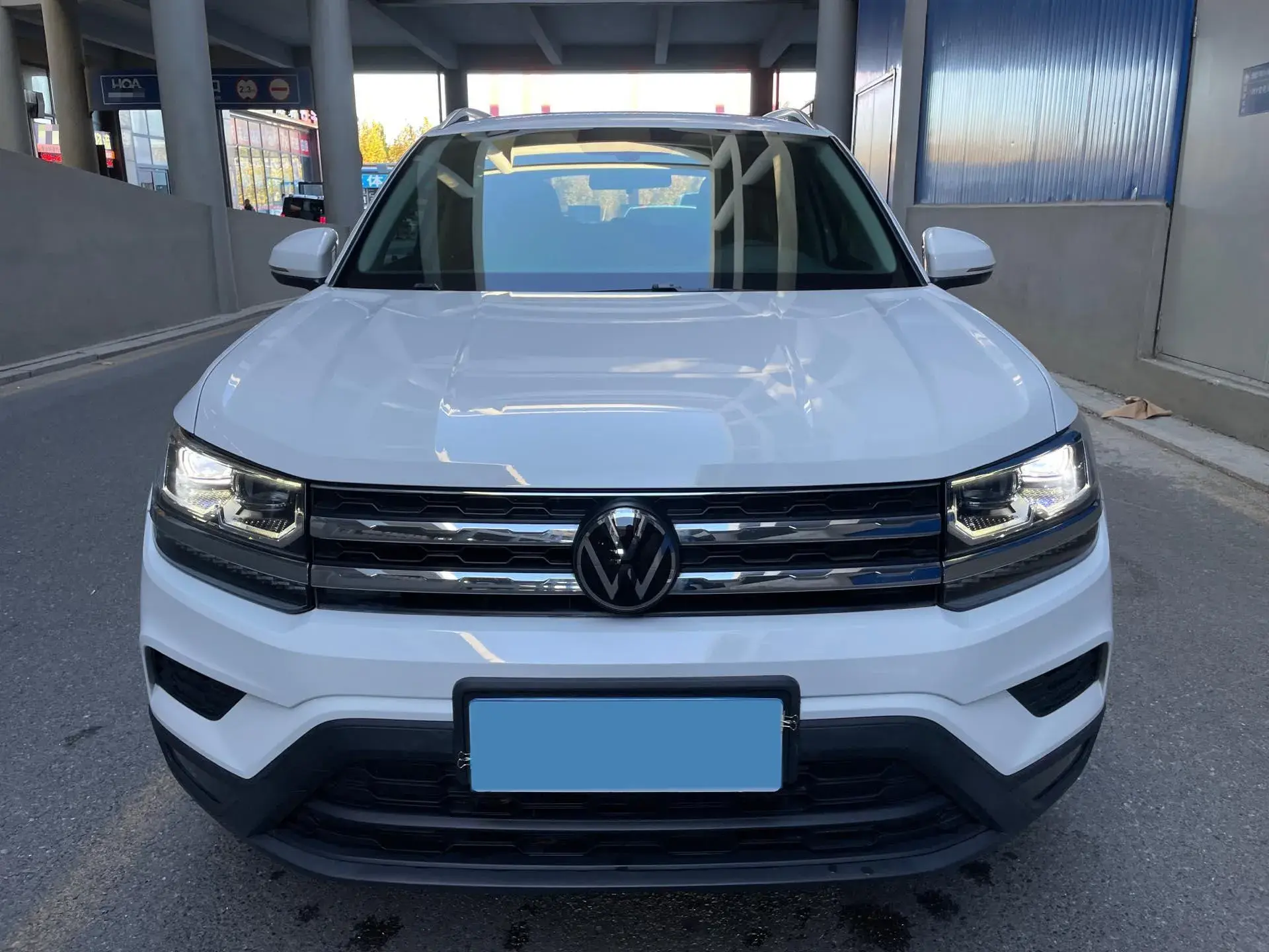 2021 VOLKSWAGEN THARU thumbnail 2