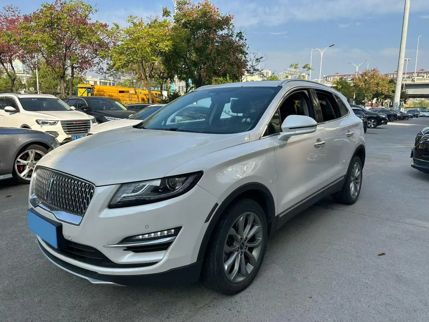 2019 LINCOLN MKC view 1