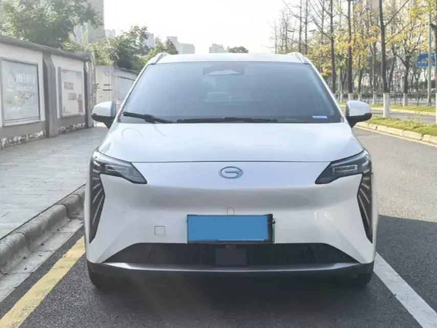 2023 AION Y thumbnail 2