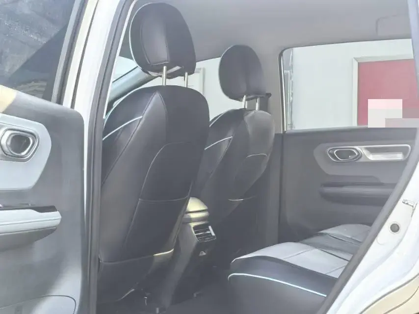 2023 AION Y thumbnail 4