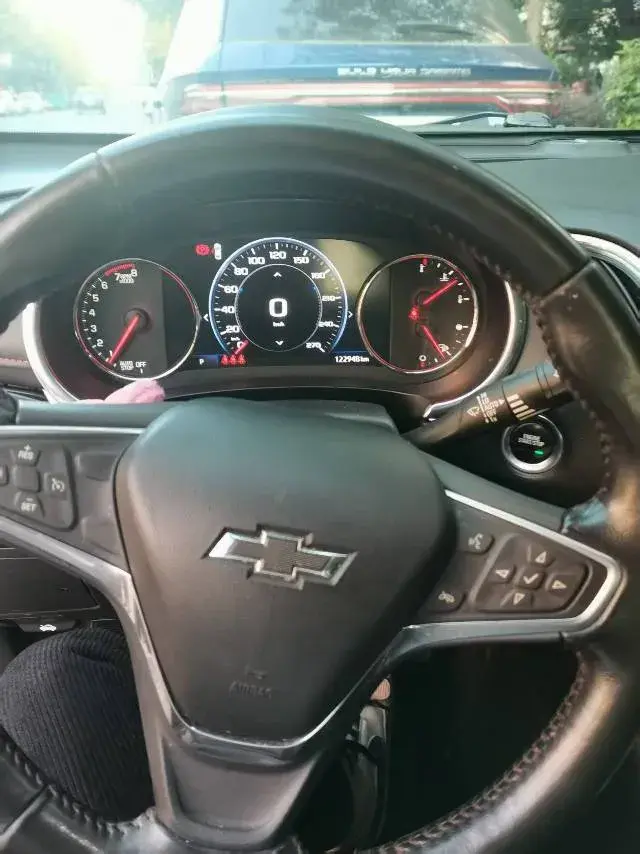 2020 CHEVROLET MALIBU thumbnail 2