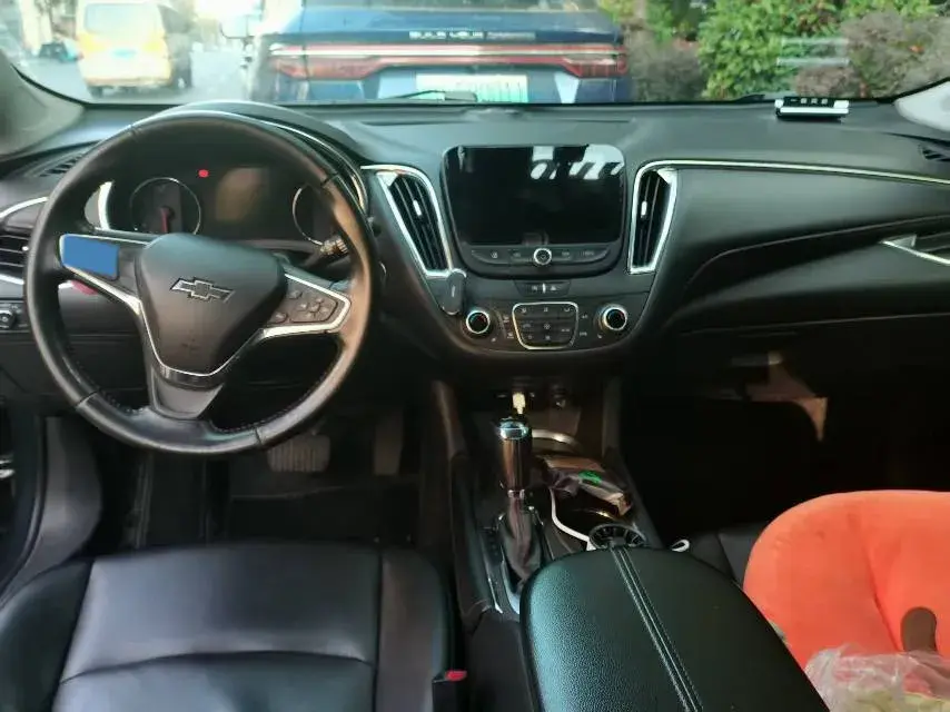 2020 CHEVROLET MALIBU thumbnail 3