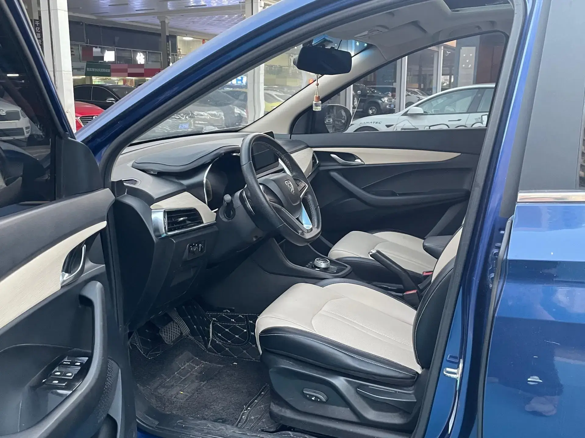 2018 BAOJUN 360 thumbnail 3