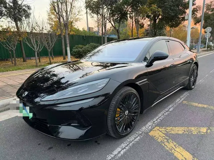 2024 Denza DenzaZ9GT 2.0T 207HP L4 E-CVT PHEV 38.5KWH