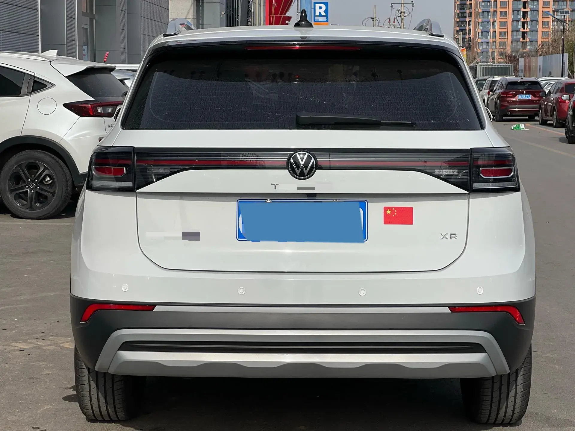 2025 VOLKSWAGEN THARU thumbnail 3