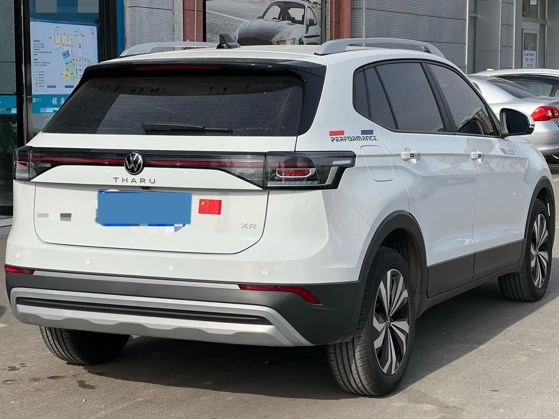 2025 VOLKSWAGEN THARU thumbnail 4