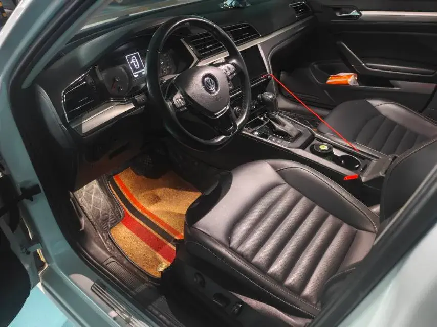 2019 VOLKSWAGEN LAMANDO thumbnail 2