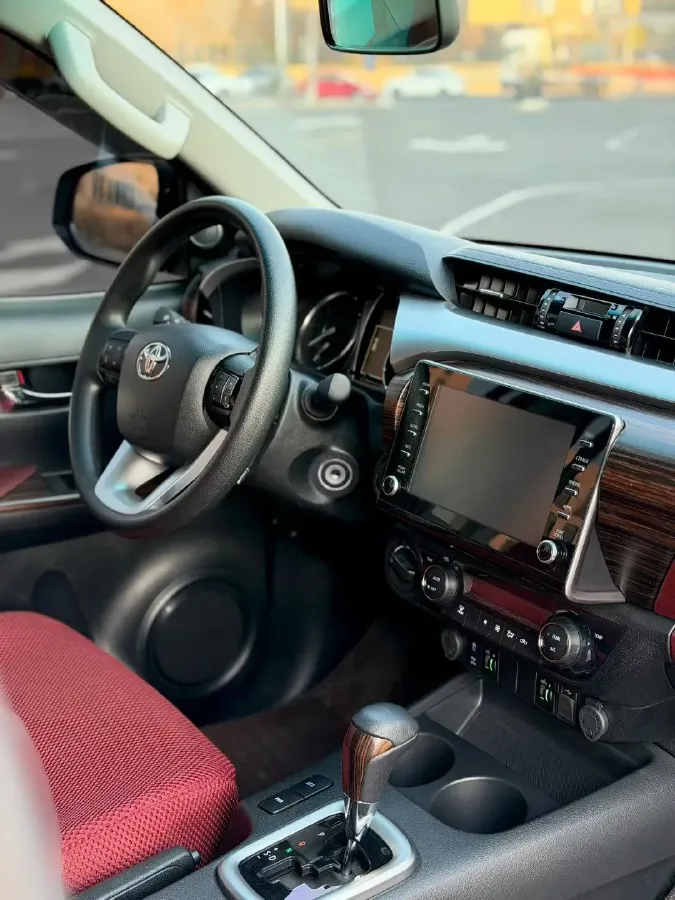 2022 Toyota Land Cruiser 3.4T 415HP V6 10AT,autocango,china used car exporter,china ev exporter,chinese used car exporter,chinese used ev exporter