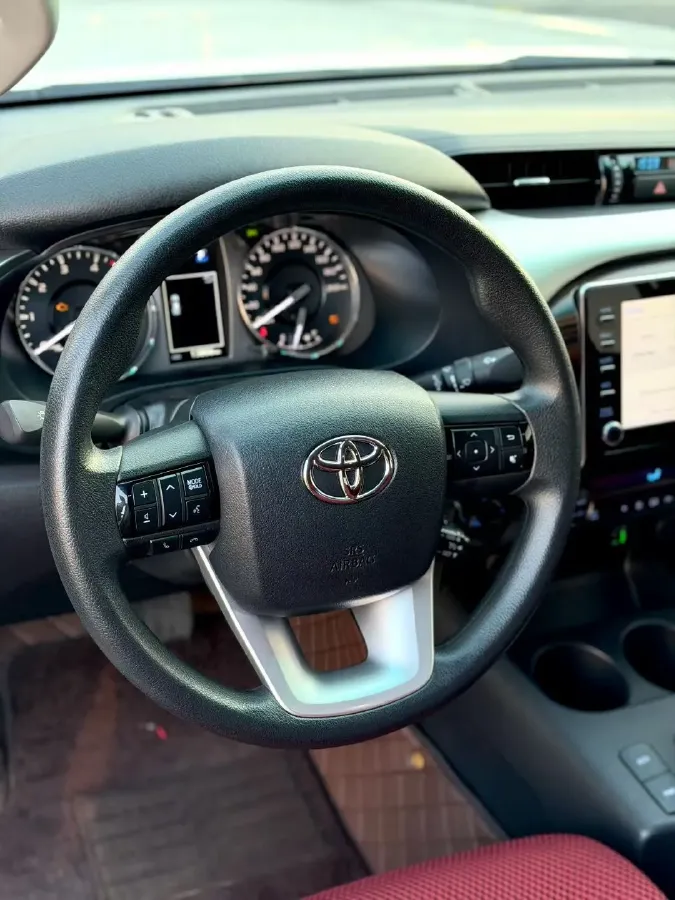 2022 Toyota Land Cruiser 3.4T 415HP V6 10AT,autocango,china used car exporter,china ev exporter,chinese used car exporter,chinese used ev exporter