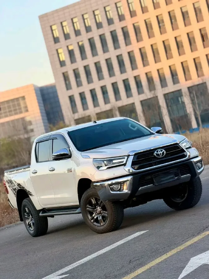 2022 Toyota Land Cruiser 3.4T 415HP V6 10AT,autocango,china used car exporter,china ev exporter,chinese used car exporter,chinese used ev exporter