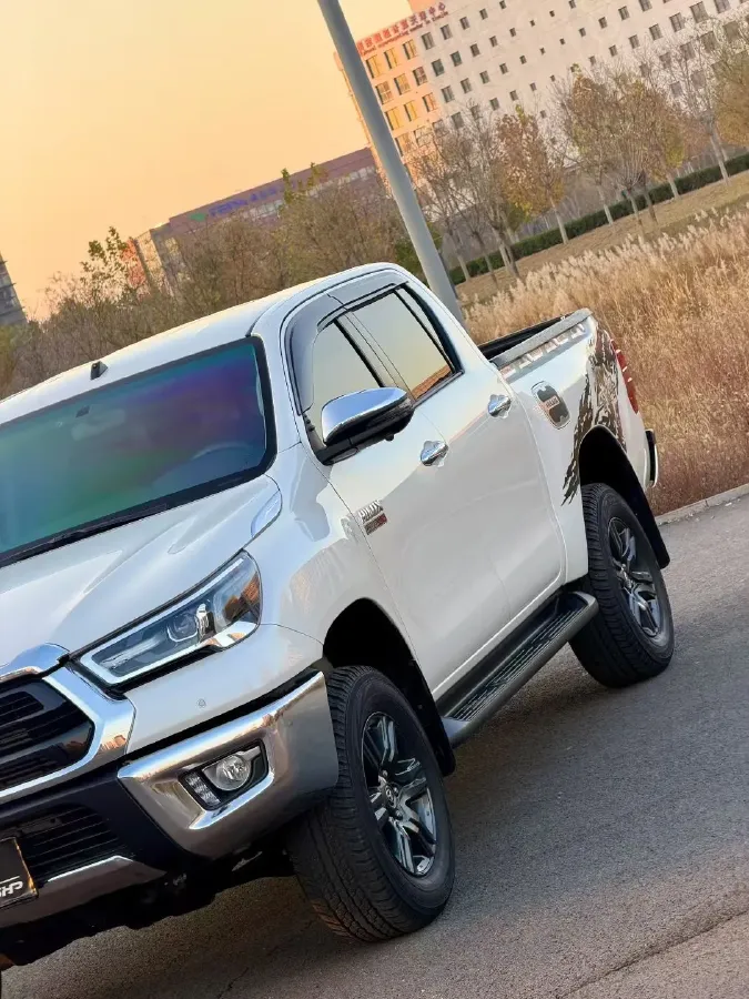 2022 Toyota Land Cruiser 3.4T 415HP V6 10AT,autocango,china used car exporter,china ev exporter,chinese used car exporter,chinese used ev exporter