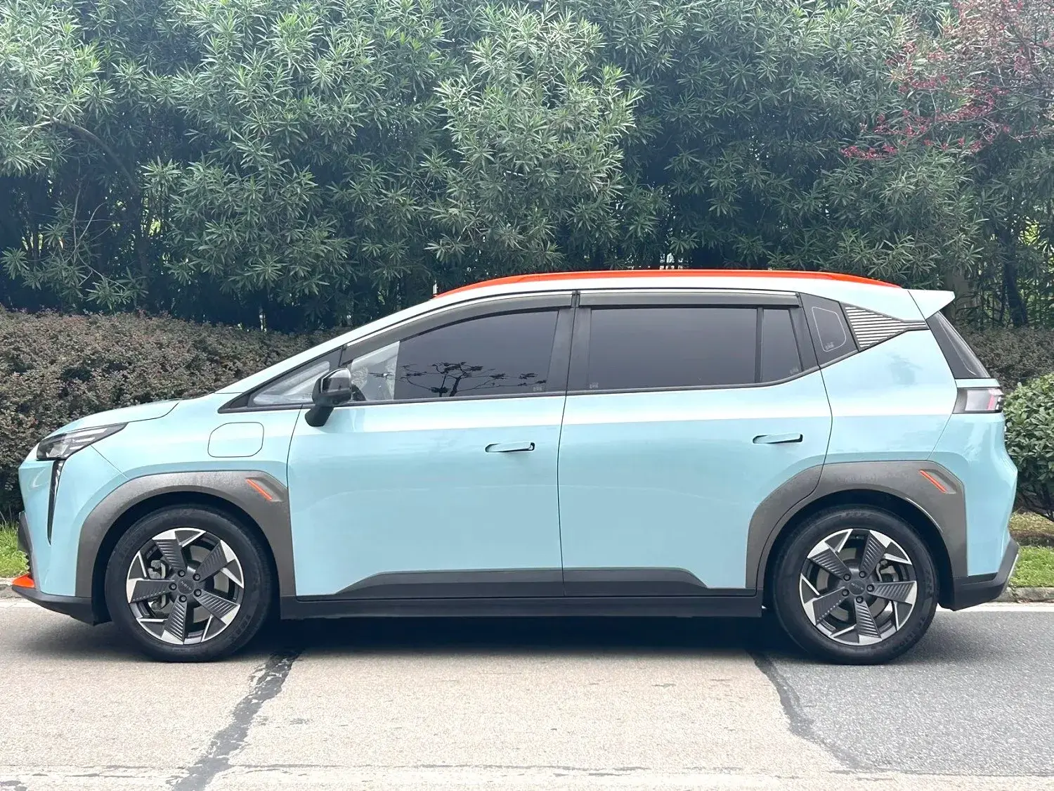 2021 AION Y thumbnail 4