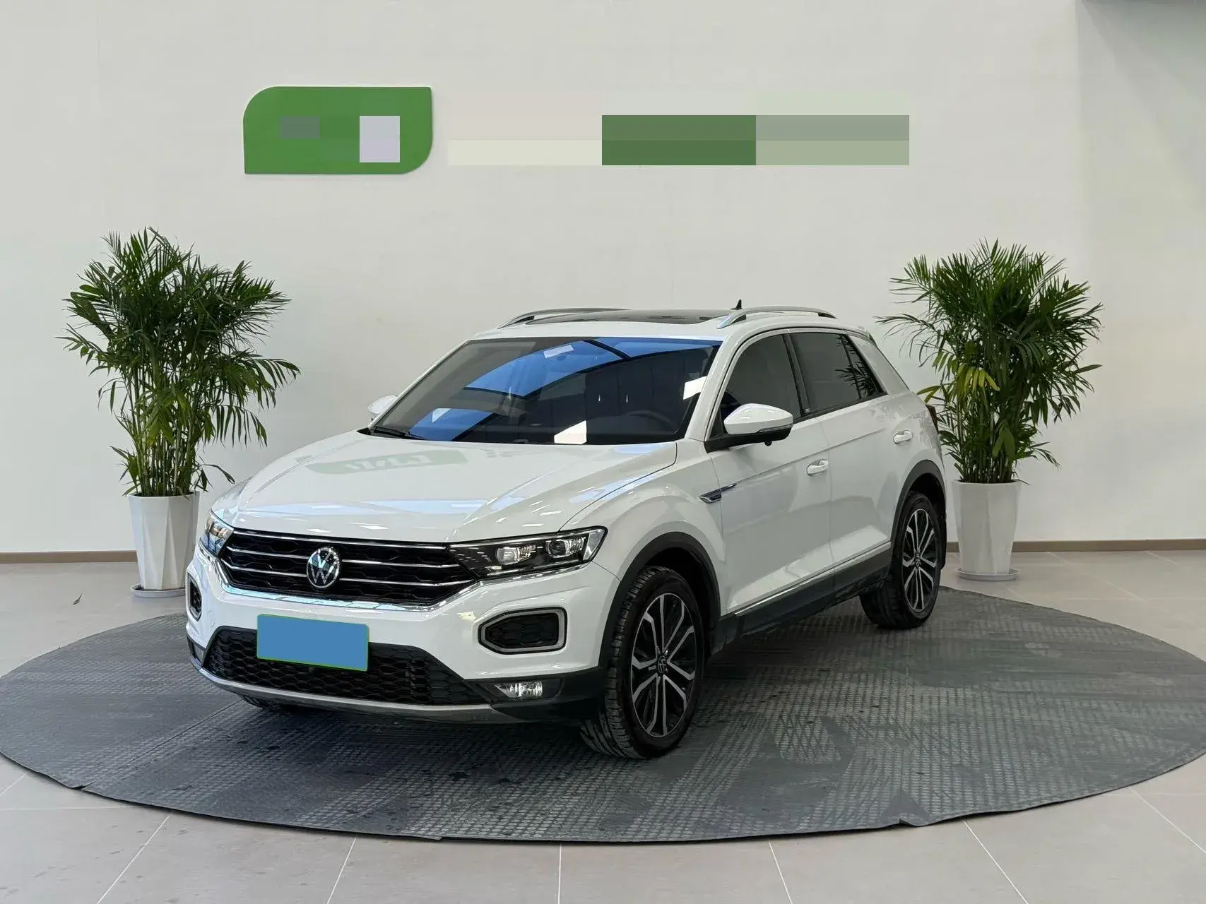 2021 VOLKSWAGEN T-ROC view 1