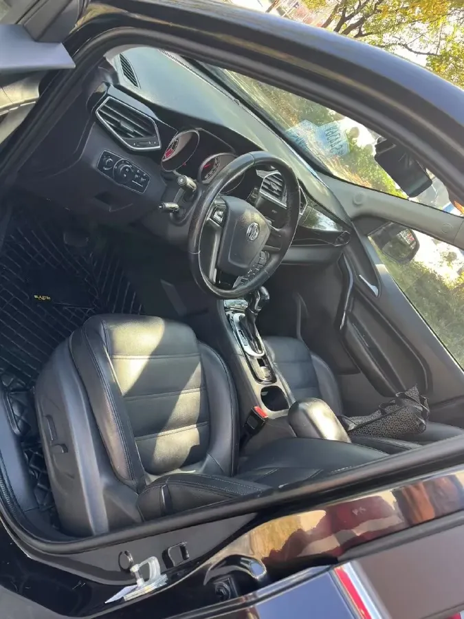 2015 MG GS 1.5T 169HP L4 7DCT,autocango,china used car exporter,china ev exporter,chinese used car exporter,chinese used ev exporter