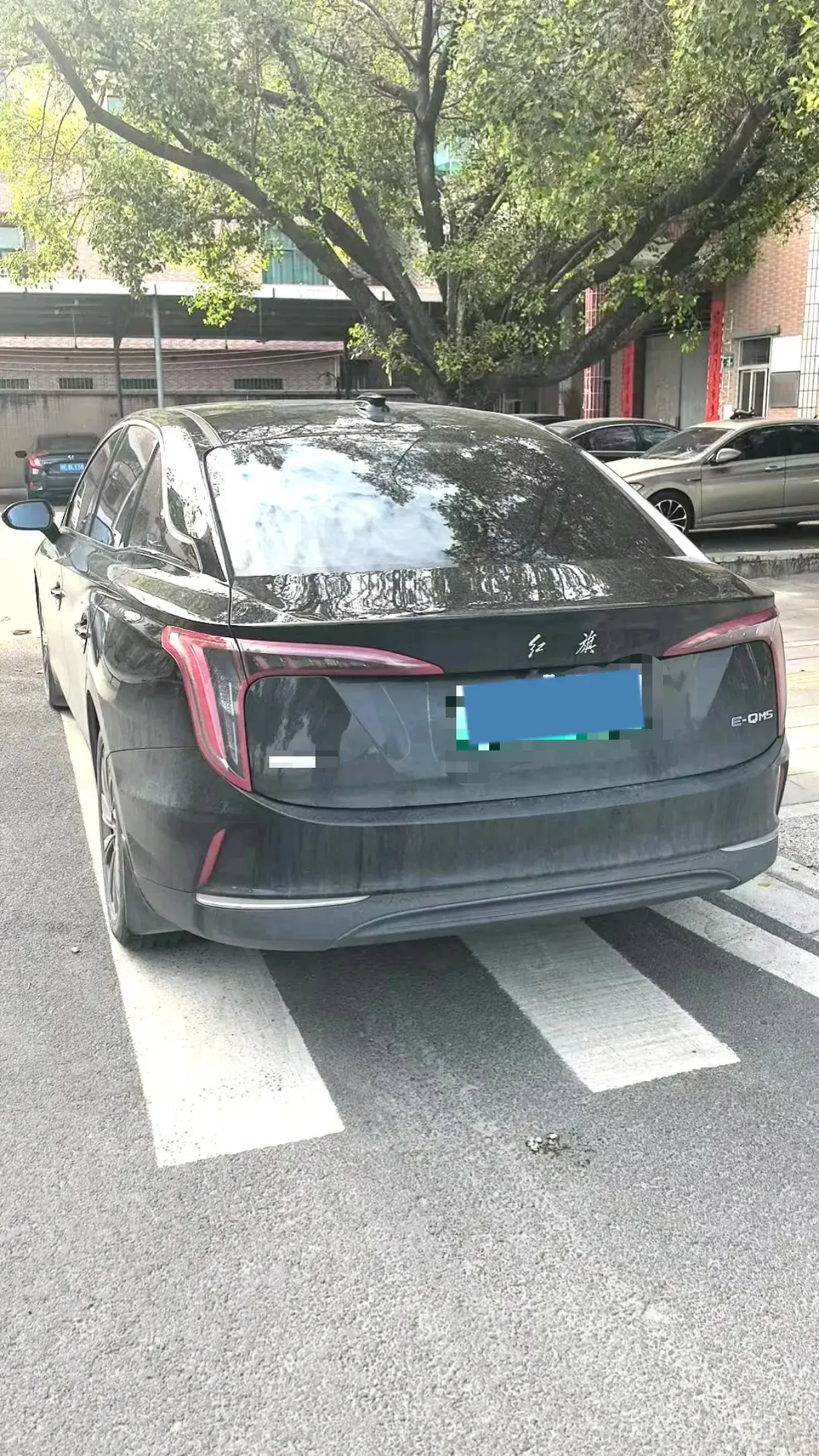 2022 HONGQI E-QM5 thumbnail 2