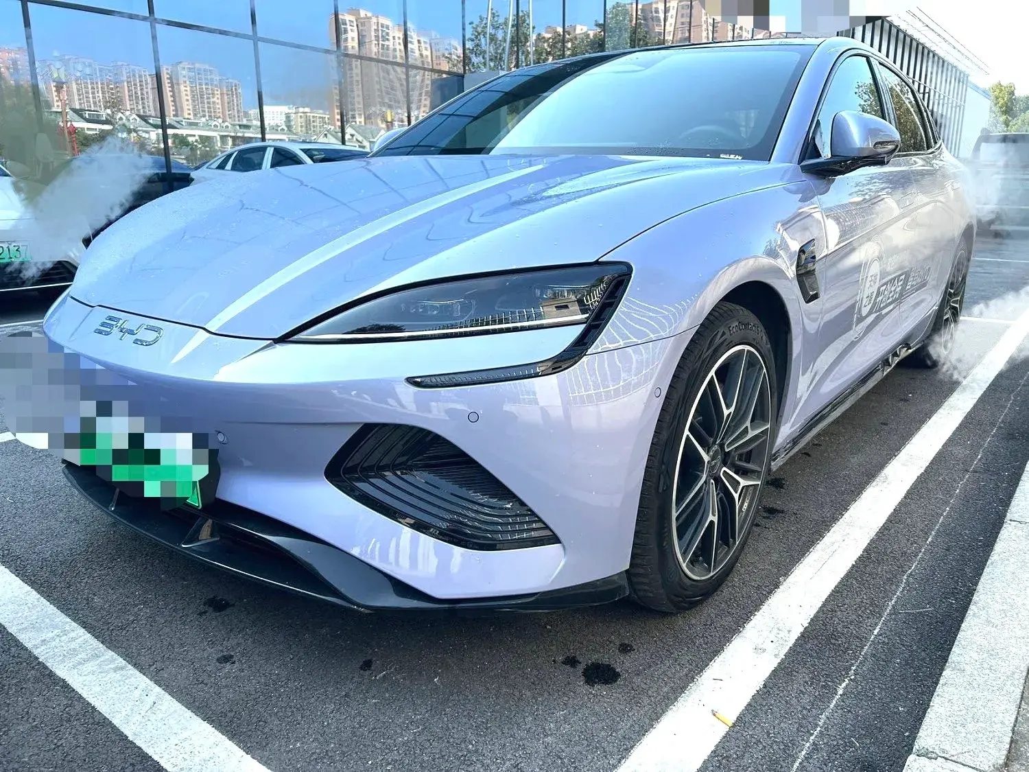 2025 BYD SEAL view 1