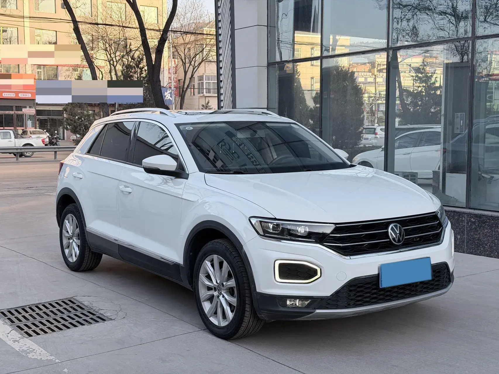 2022 VOLKSWAGEN T-ROC thumbnail 3