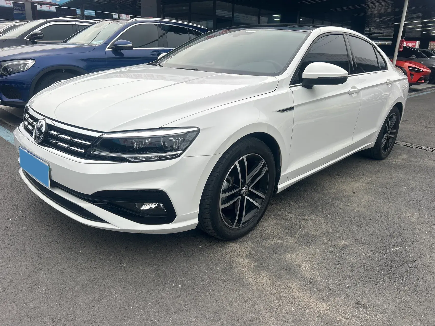 2021 VOLKSWAGEN LAMANDO view 1