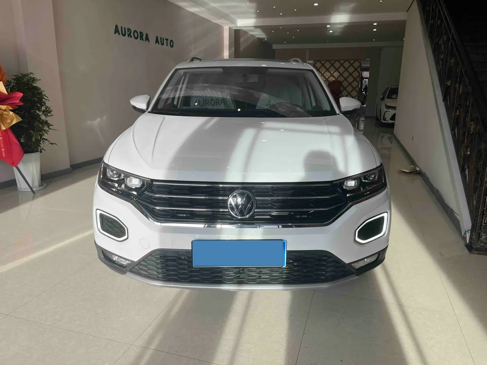 2021 VOLKSWAGEN T-ROC thumbnail 2