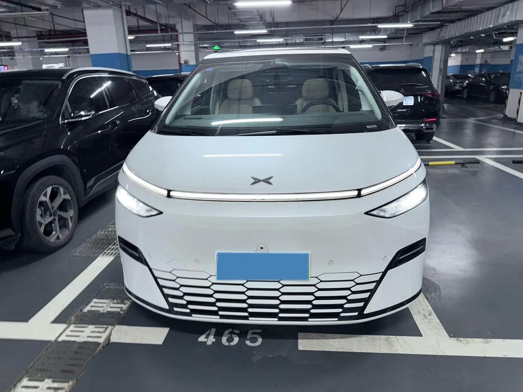 2025 XPENG X9 thumbnail 2