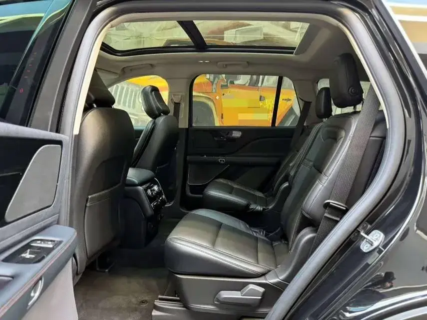 2021 LINCOLN AVIATOR thumbnail 4