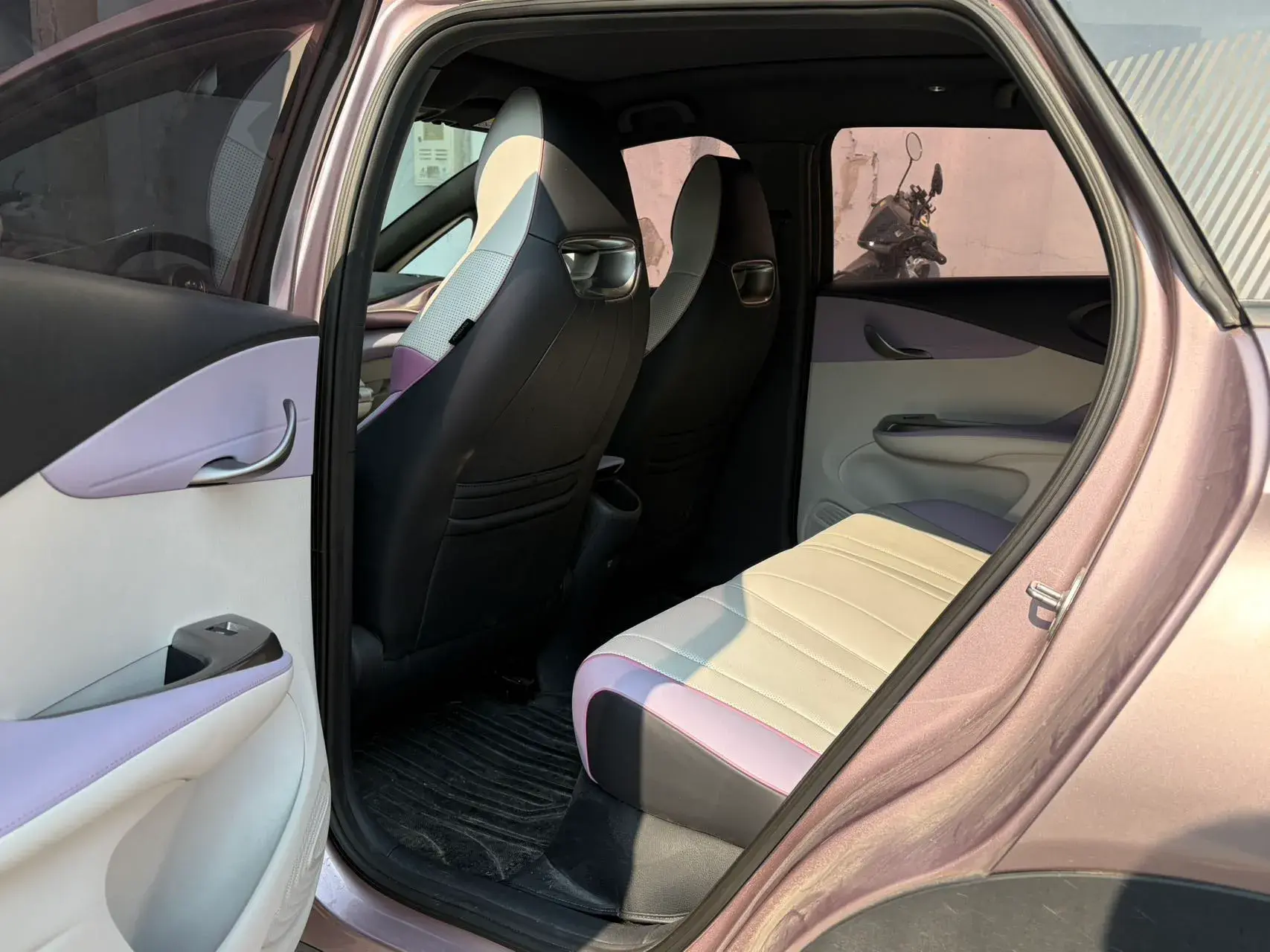 2023 BYD DOLPHIN thumbnail 4